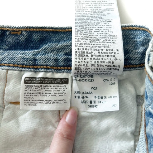 Levi’s | 501 Shorts Waveline Distressed Light Wash Size 27 - Picture 11 of 11